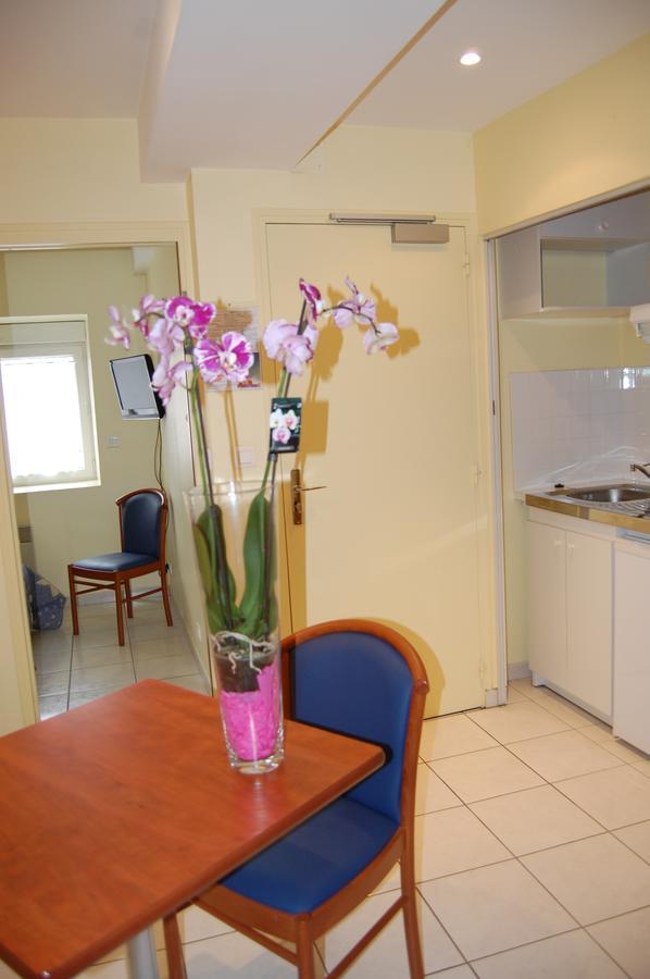 Appart'Hotel La Suze Sur Sarthe Exterior foto